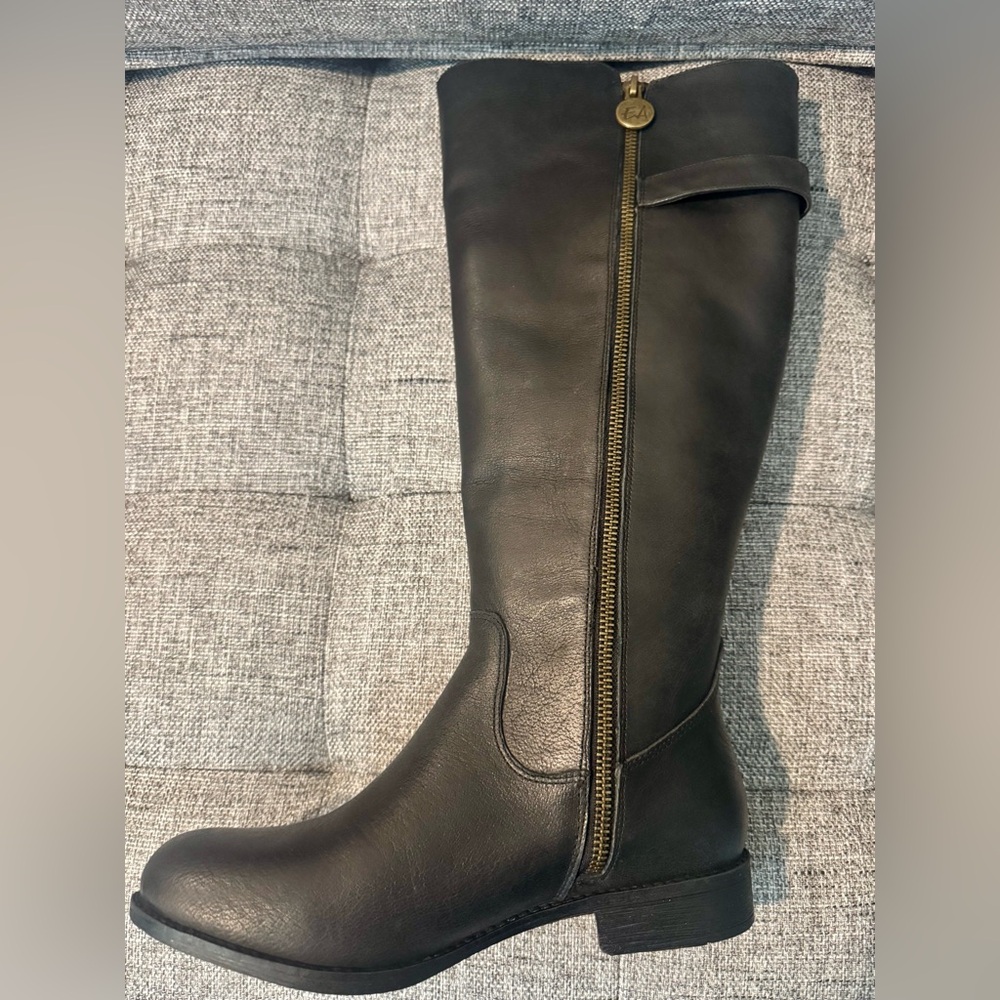 Black Knee-High Riding Leather Boots by Elizabeth Anne with “purse” pockets! - Picture 3 of 12